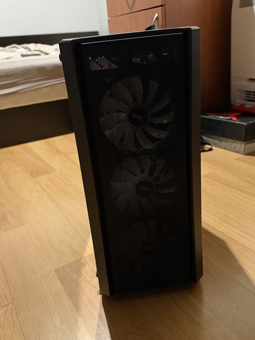 Геймърски компютър Ryzen 5 5500 / RTX 3090 24GB / 16GB RAM.