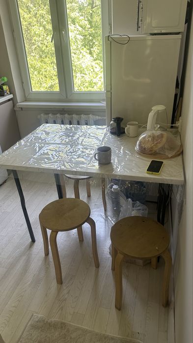 Продам стол почти новый
