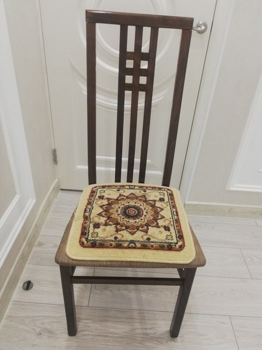 Орындық ағаштан жасалған