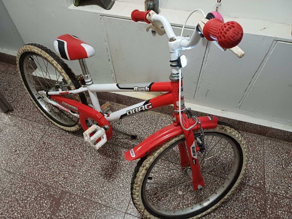 Продавам детски велосипед