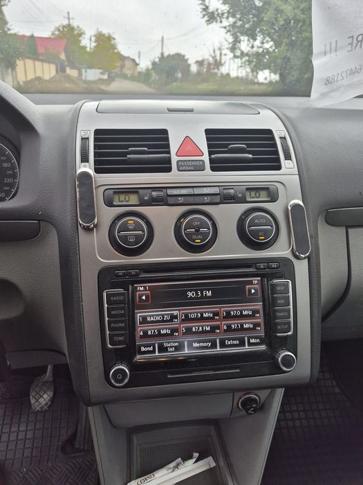 Vând Volkswagen Touran 2.0 TDI