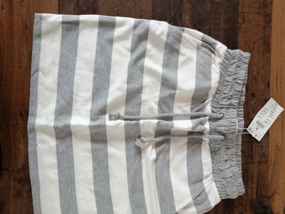 Дънкова пола и още две със странични джобове