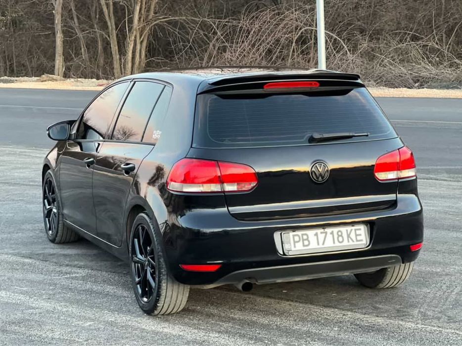 Продавам личния си автомобил