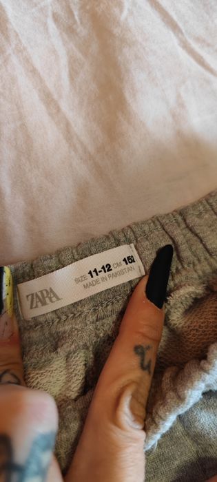 Lot pantaloni băieți 12 ani  ( Calvin Klein, DKNY, Zara)