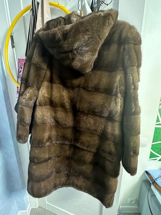 Продам норковую шубу