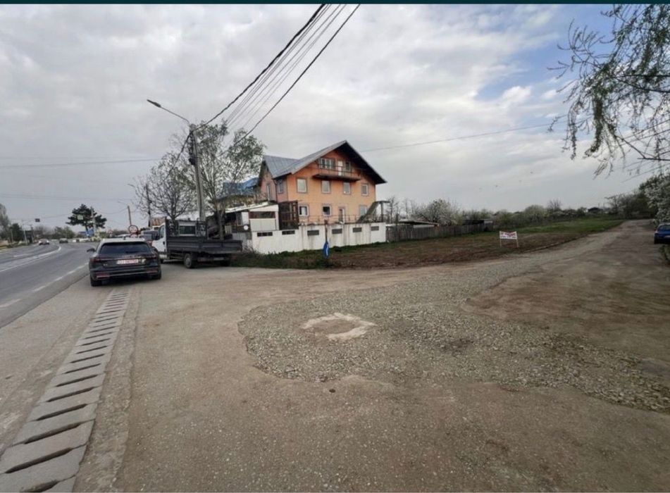 Loc de Casă#Cosoveni#640mp##Zonă Centrală#Gaze/Apă#Canal#Curent#