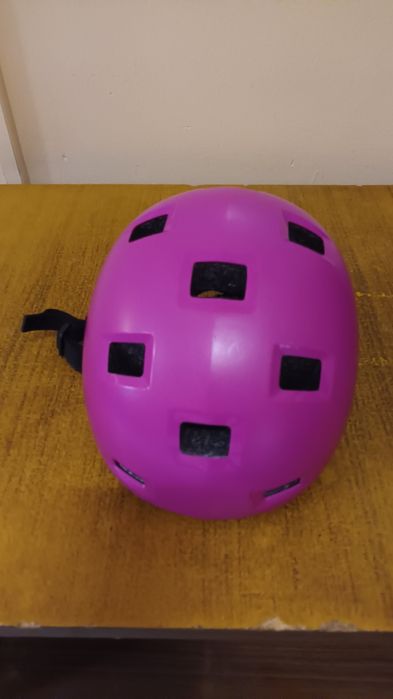 Детска каска, Розова на цвят