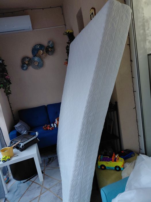 Saltea de pat cu spuma de memorie 160x200