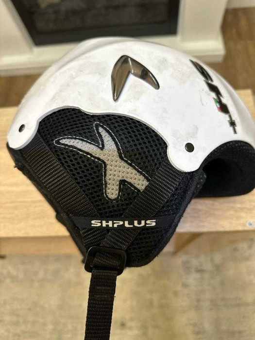 Продам горнолыжный детский шлем!!!