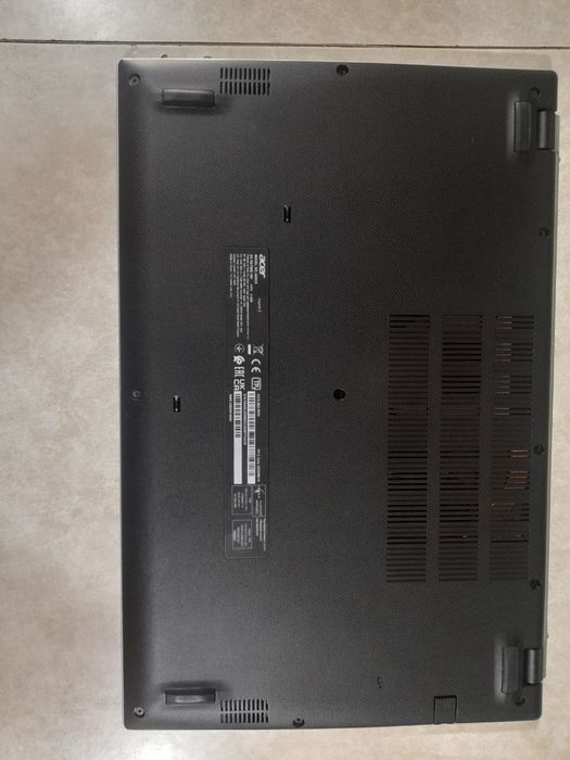 Acer aspire 3 
Entel core i5 11 pakaleniya