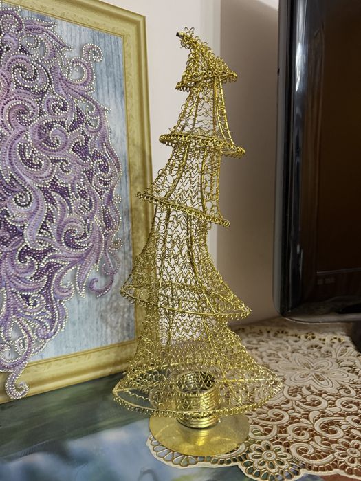 Отдам даром декоративную металлическую елку