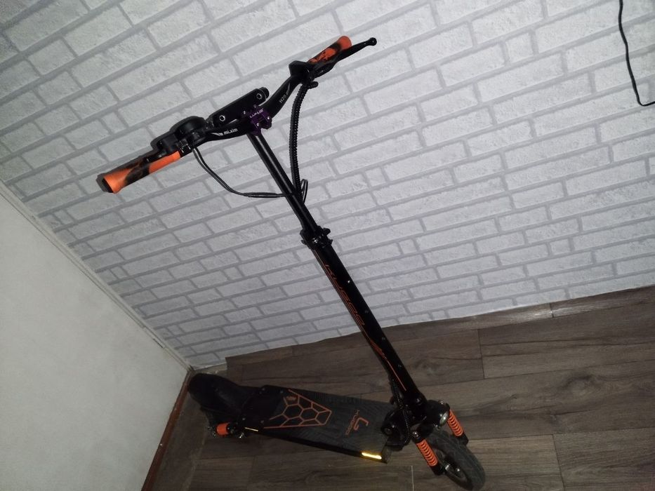 Подаю электросамкат kugoo m2+