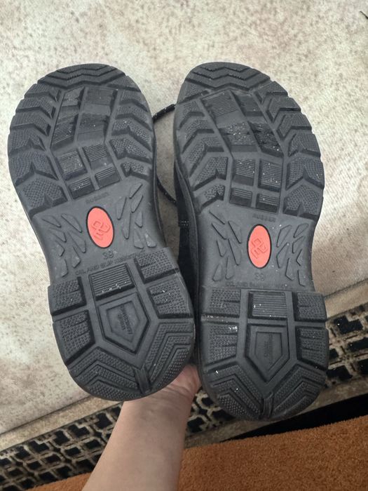 Новые зимние ботинки