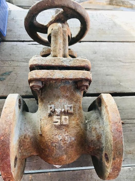 Продам вентиль 50