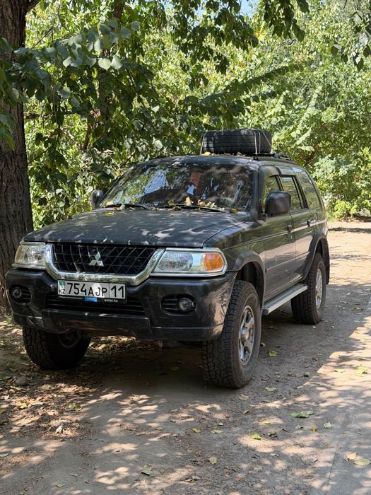 Mitsubishi montero sport 2002год