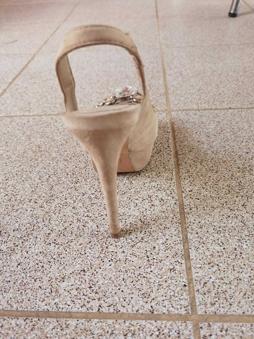 Sandale Zara 36 (nu Bershka, Stradivarius, Asos)