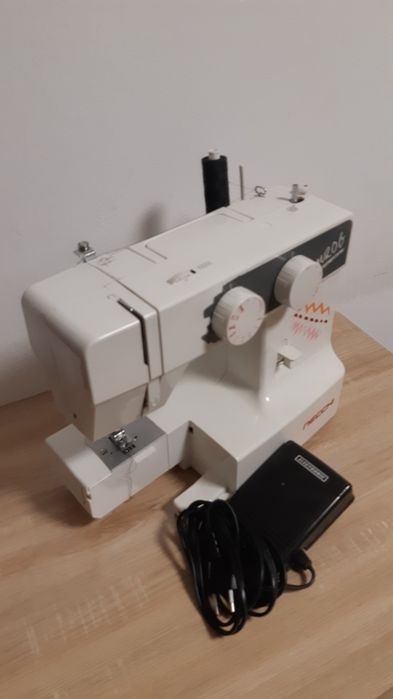 Mașină de cusut Necchi M20
