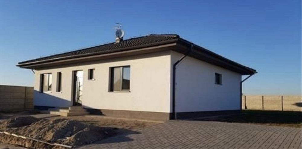 Vand Case modulare cu panouri sandwich