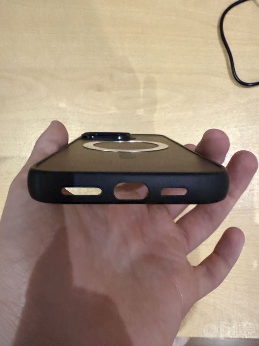Продам чехол на iPhone 16 Pro Max