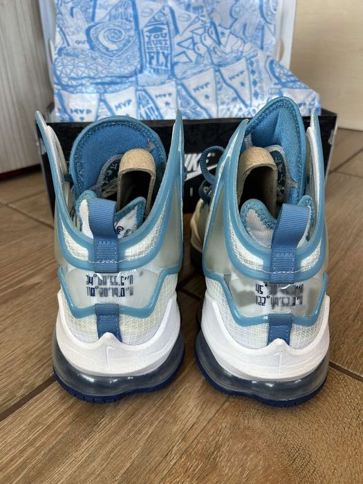 LeBron 19 White/Blue Void/Dutch Blue