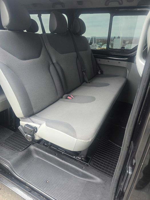 Renault Trafic 8+1 locuri