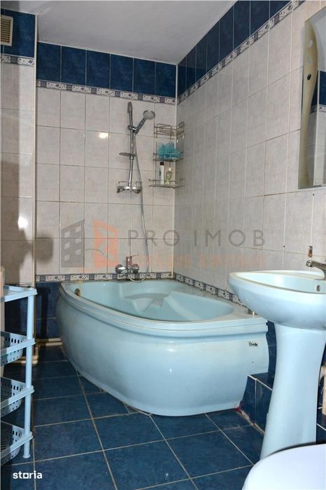 Apartament 3 camere cf 1 decomandat zona 1 Decembrie 1918