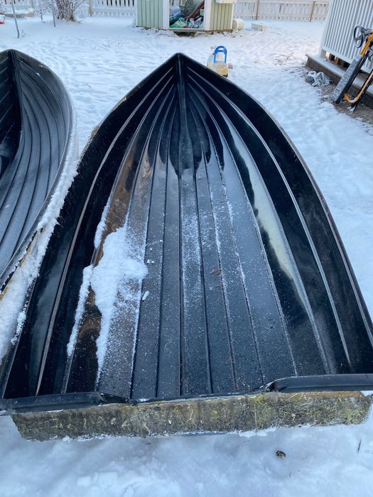 Продаваме гребни лодки