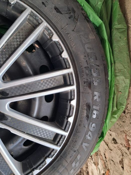 Продам шины почти новые