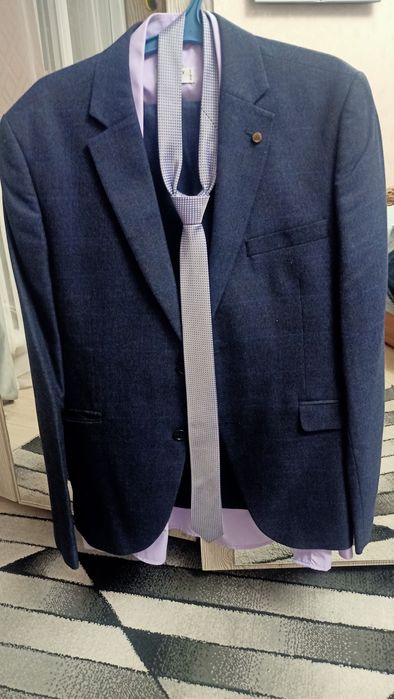 Продам костюм мужской
