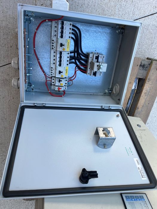 Vând tablouri electrice