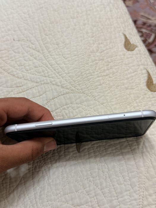 Iphone Xr идиальный кроме акб
