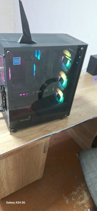 Asus Tuff gaming H770 Pro wifi ddr5 
Cpu i5 14400f
Ram ddr5 16x2 32gb