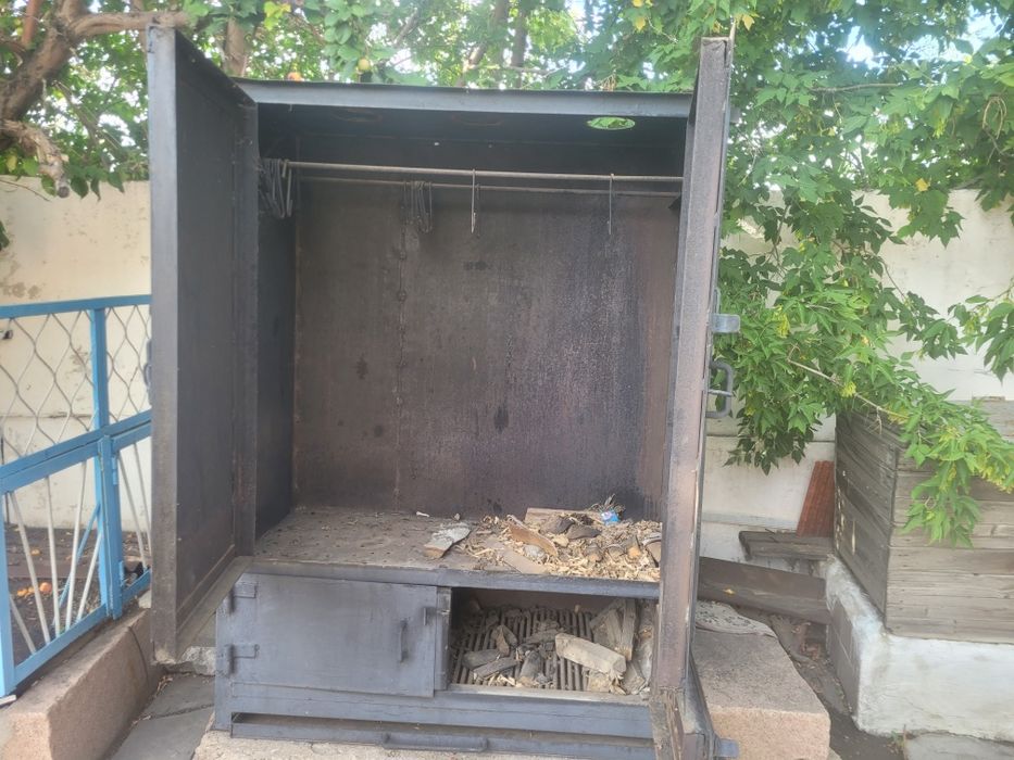 Продам коптильня большая