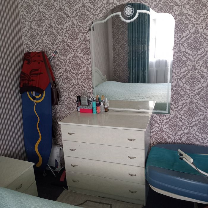 Спальный гарнитур