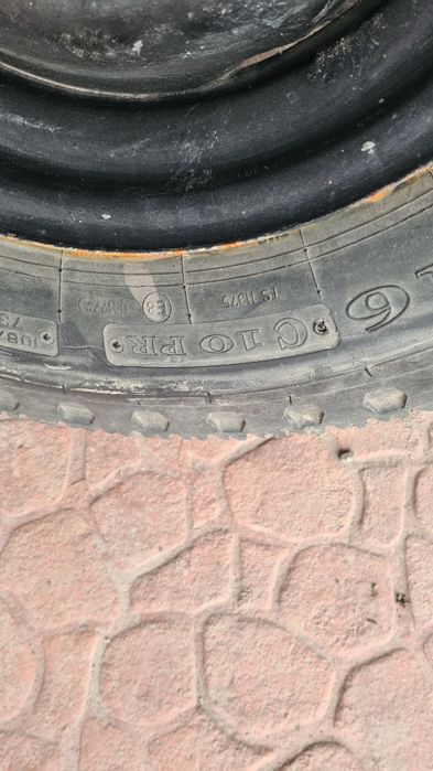 Vând două jante cu anvelope R16 pentru ARO
