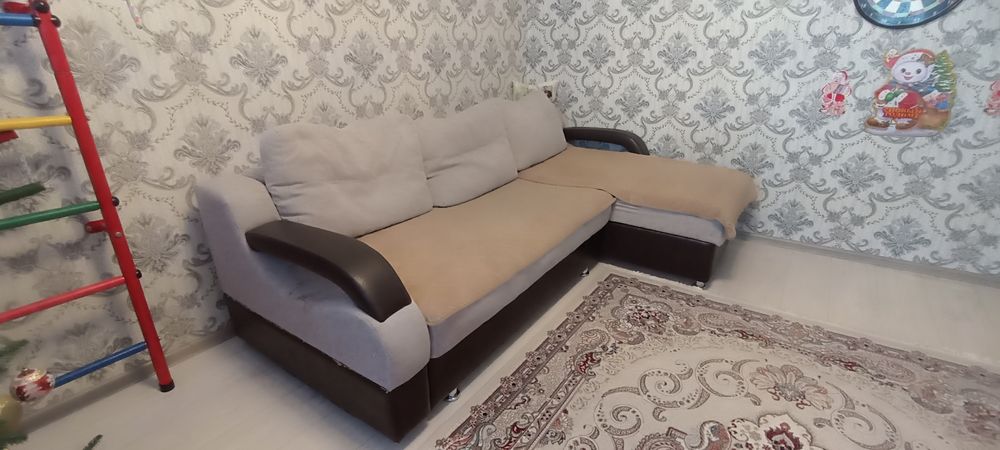 В продаже диван угловой