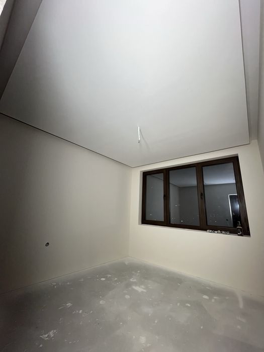 Полагане на гипсокартон, ламинат, декоративна мазилка и елементи