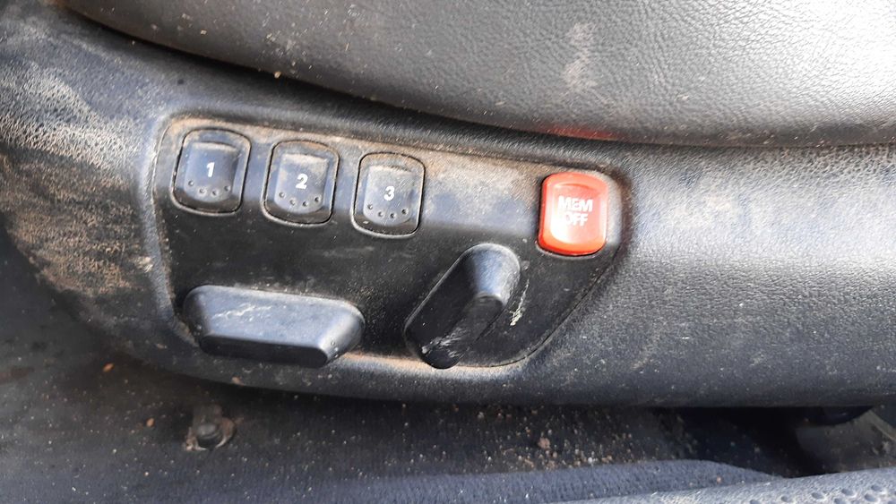 dezmembrez skoda superb 1 cod motor AWX/aripi superb 1/grila superb 1/