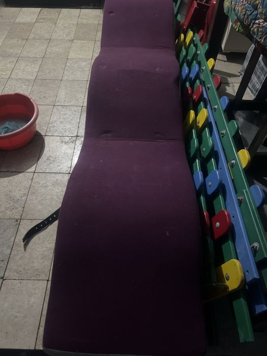 Продаю диван непонятной формы