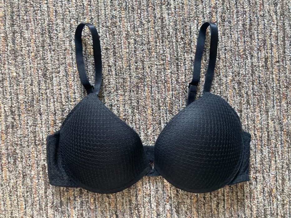 Sutien Reserved cu burete push-up și cu armătură, marimea 75B