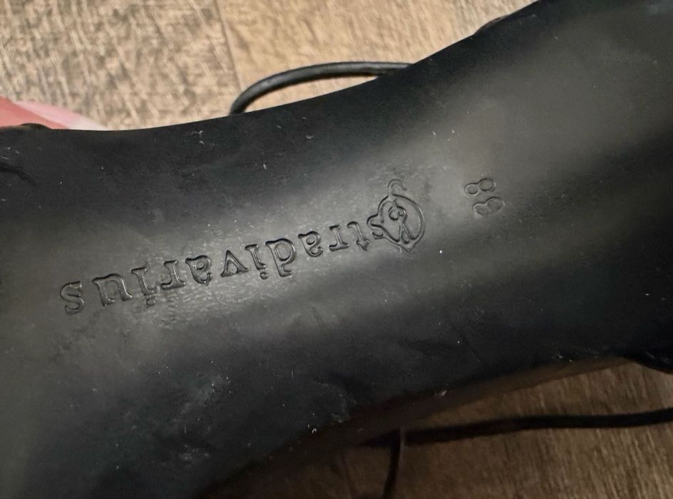 Сандали на ток.