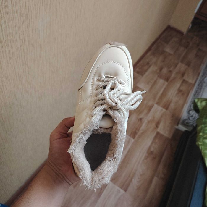 Женские зимние кроссовки