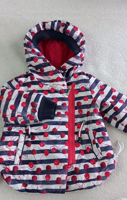 Продам детские куртки