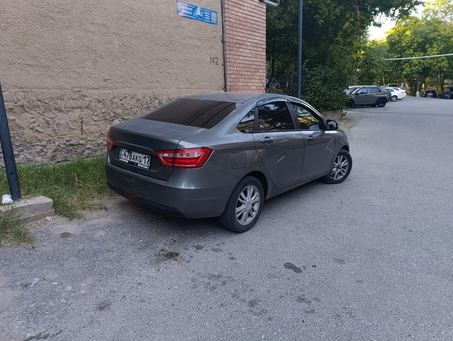 Лада Веста 2018года