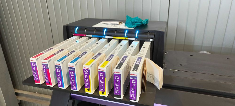 Mimaki CJV300-160 Еко-солвентен принтер с кътър