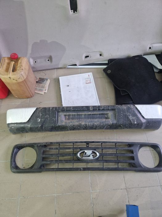 Нива решетка,бампер,стопы,габариты.