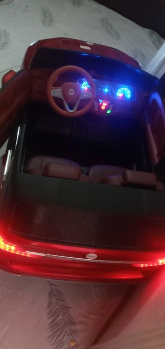 2 kishilik Bolalar elektromobili