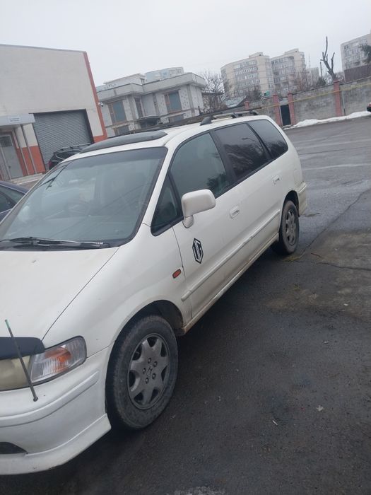 Автомобиль Хонда одиссей