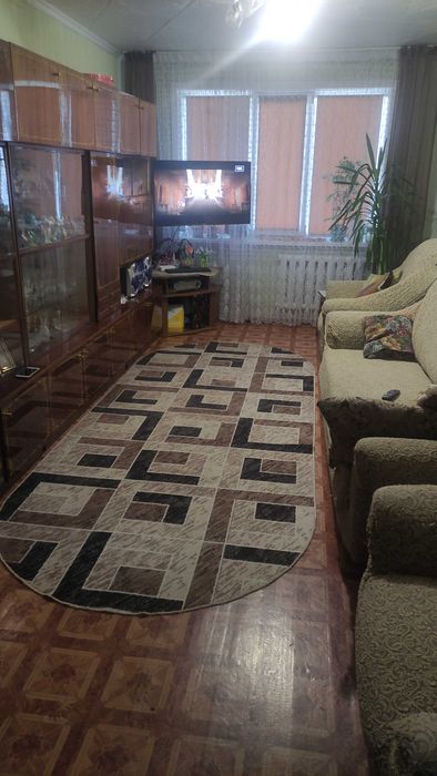Продам трёхкомнатную улучшенную квартиру.