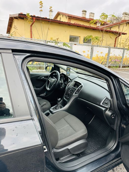 Vand opel astra J 1,6 ecotec 2015 pret fix 4750€
